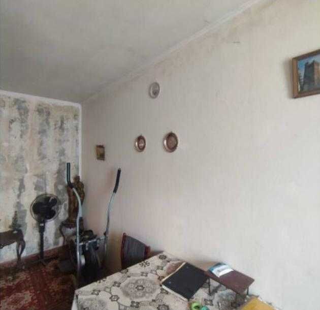 Продам 1 кімнатну квартиру на Олексіївці.