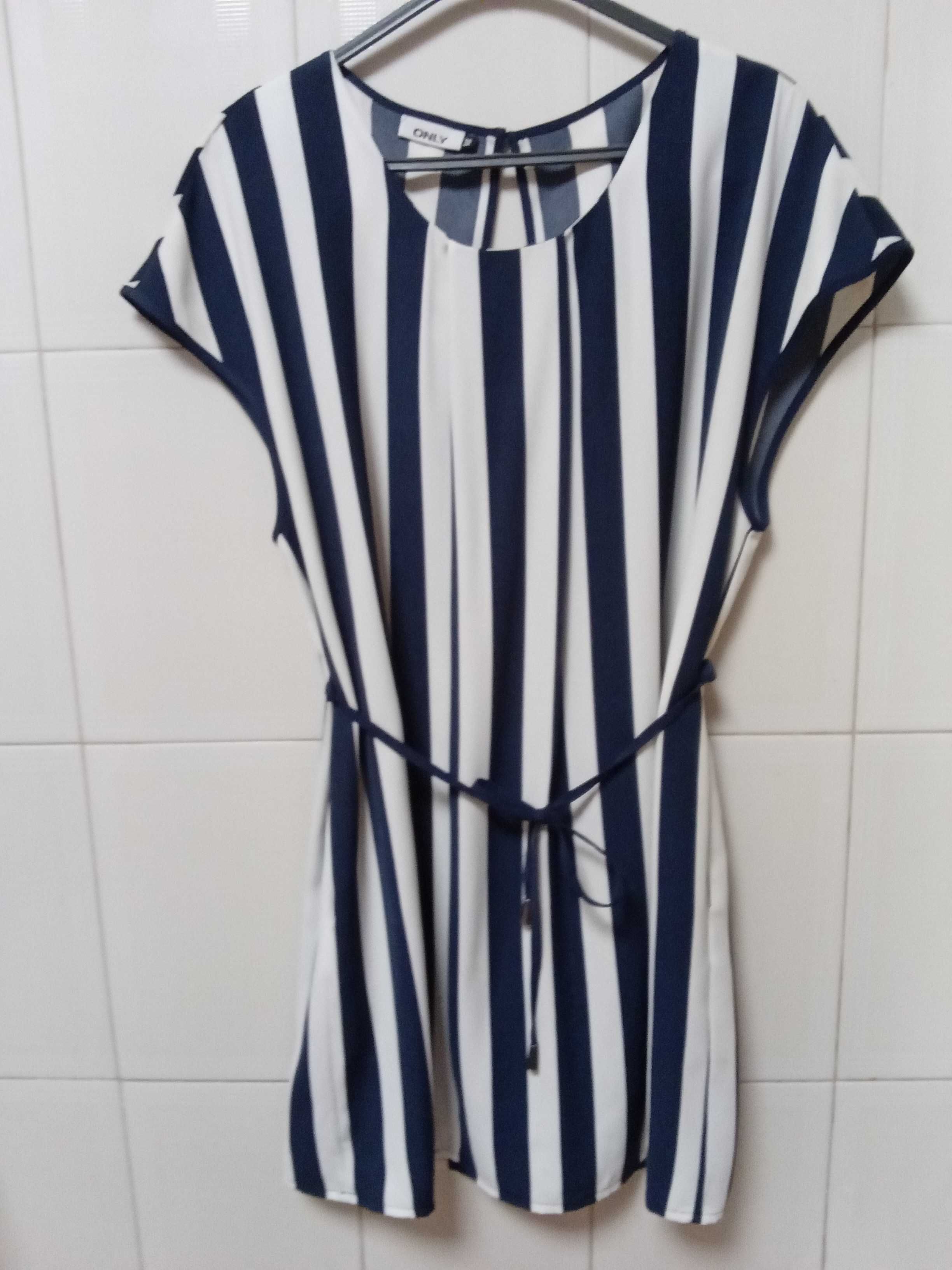 Vestido novo,  tecido fluido, ONLY , tamanho 38  ( pode ir até  XL )