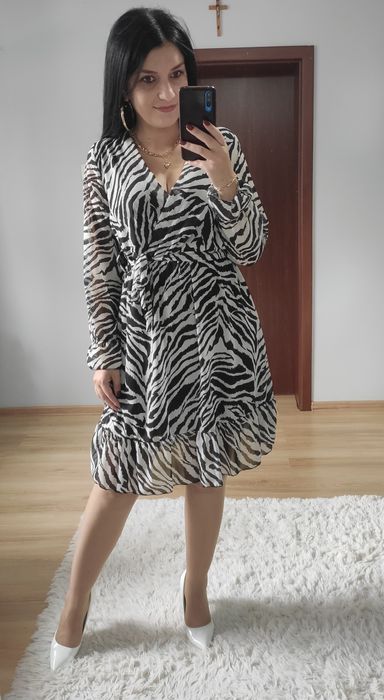 Sukienka nowa z metką