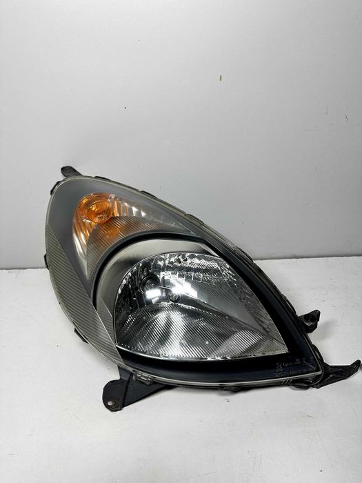 Toyota Yaris I Verso  Lampa Przednia Prawa Lewa Europa cena za 1st