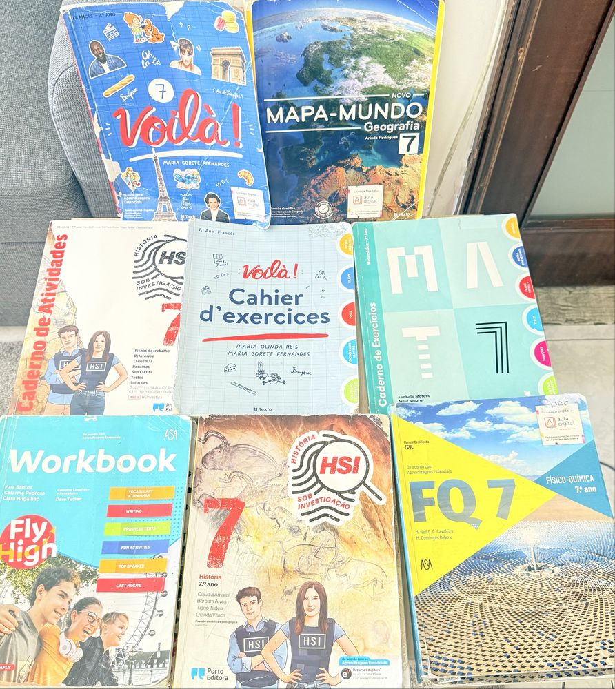 Livros e Cadernos 7 e 8 turmas