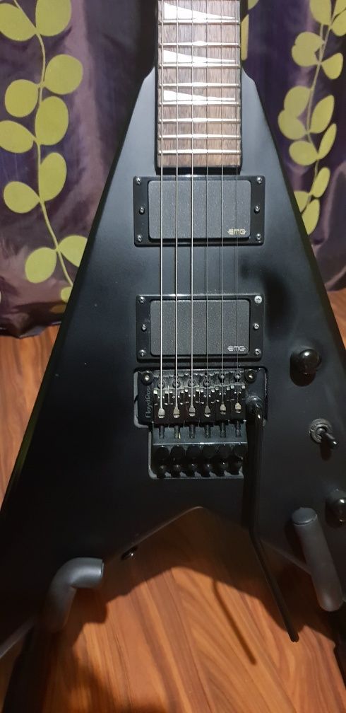 Gitara elektryczna Jakcson KVXMG V  Satin black