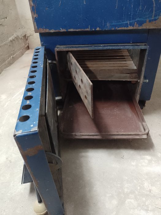 Котел для твердого палива.