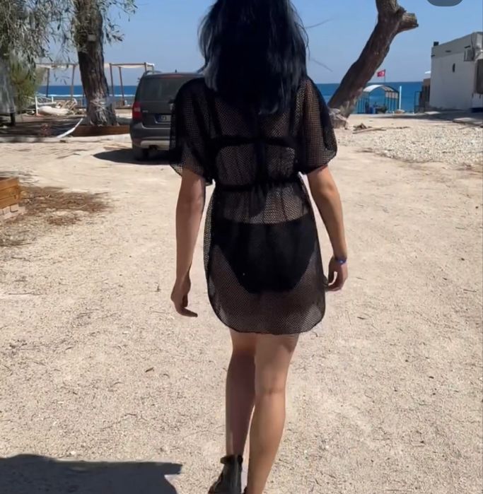 Чорна накидка на купальник