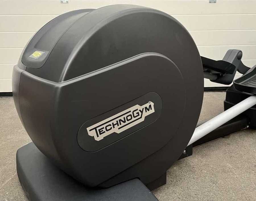 Професійний орбітрек Technogym Synchro Excite 1000 LED. Гарантія