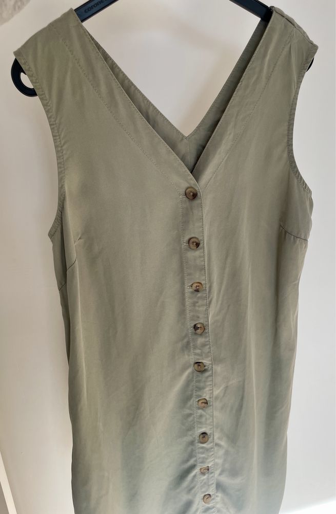 F&F / sukienka safari khaki basic bez rękawów nude / 36 S