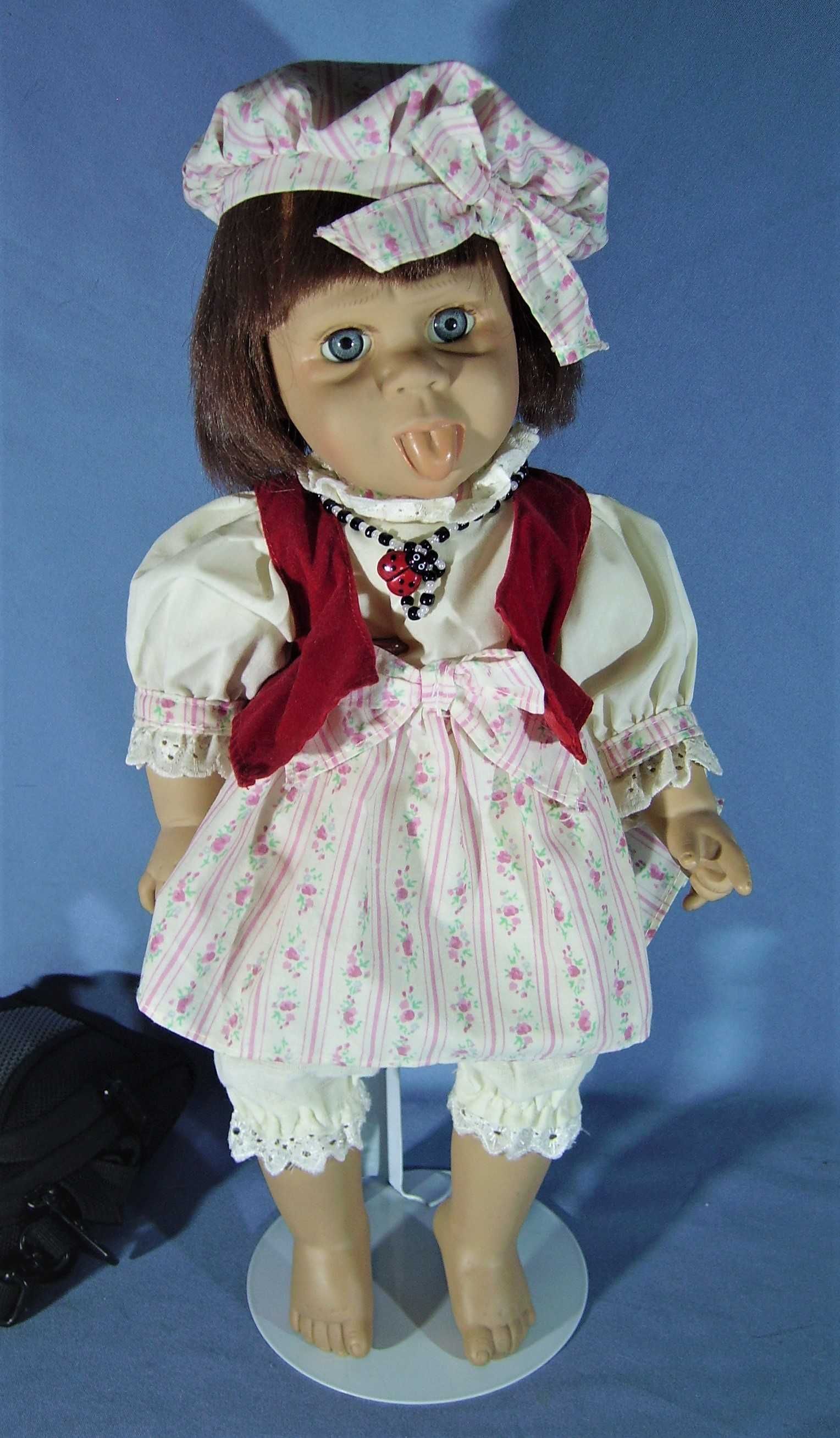Лялька характерна кукла з язичком сімба 38 см
