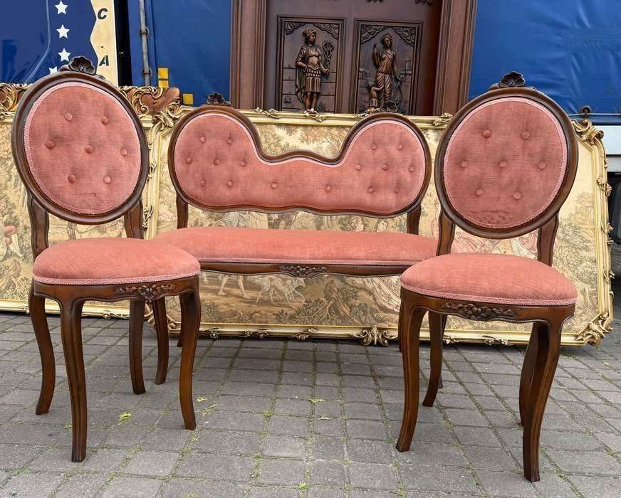 Włoska sofa-siedzisko, dwa krzesła