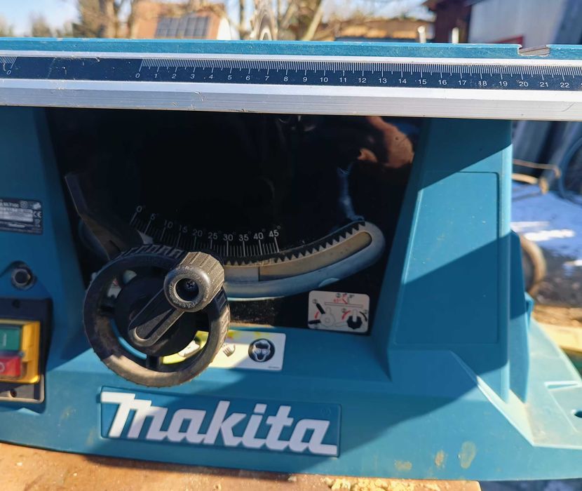 Pilarka stołowa MAKITA MLT 100