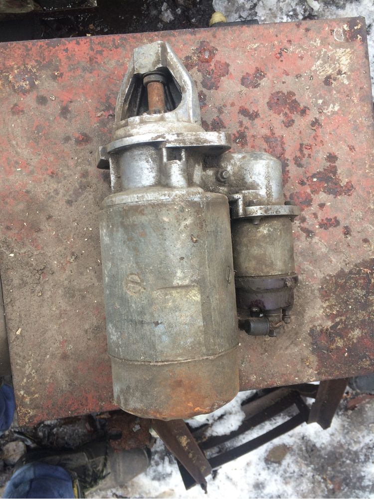 Стартер BOSCH 0 001 369 01 12v
