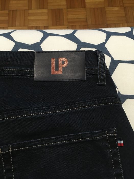 calcas lion of porches