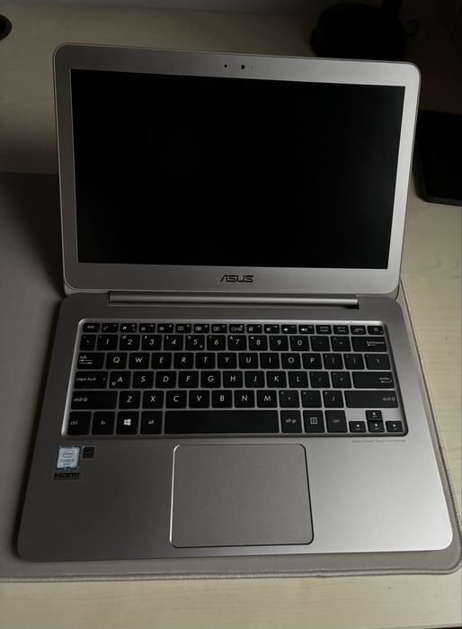 Laptop Asus Zenbook 8 GB RAM | 512 GB SSD | Intel Core i5 + Etui