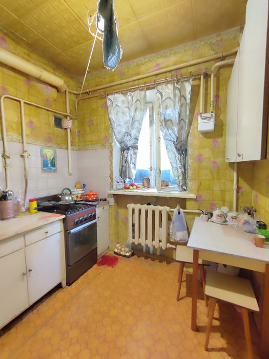 Продається 2х кім. вул. Федора Караманиць ( 44 квартал)