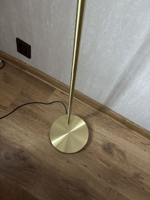 Lampa stojaca zlota pokojowa