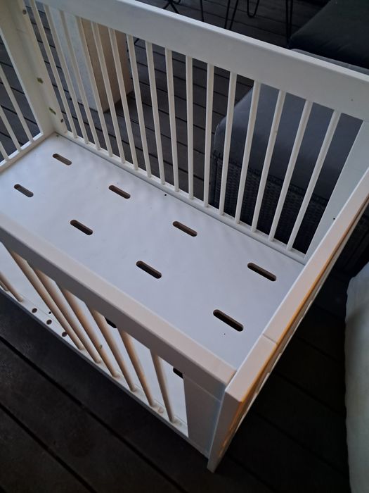 Oddam soliidne łóżeczko