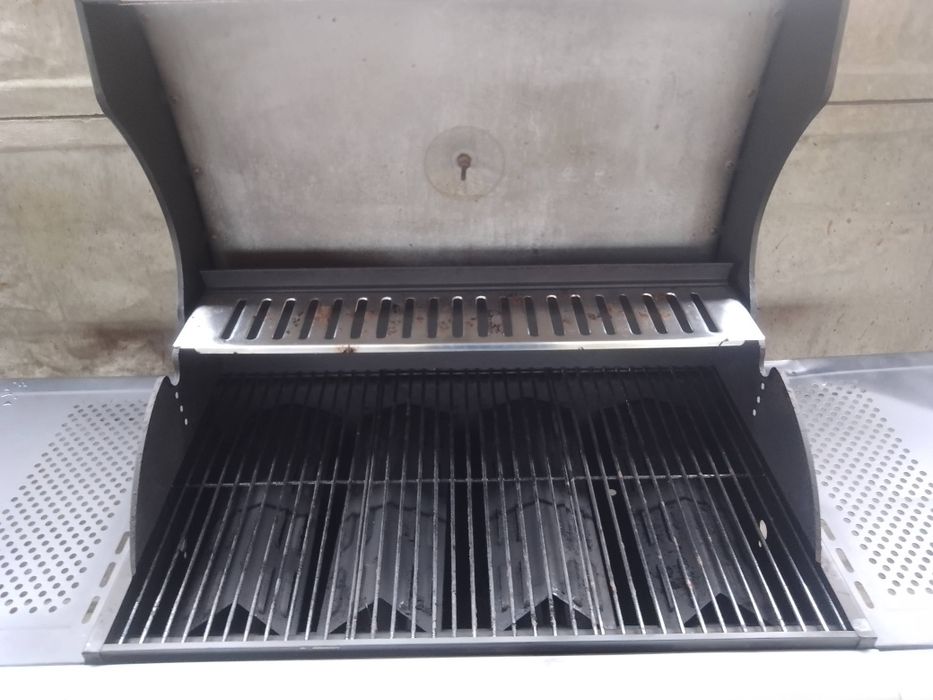 Grill gazowy palnikowy