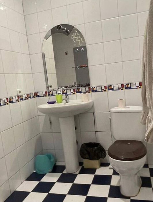 Продам 5-кімнатний будинок у центрі Дніпра з гаражем і ділянкою