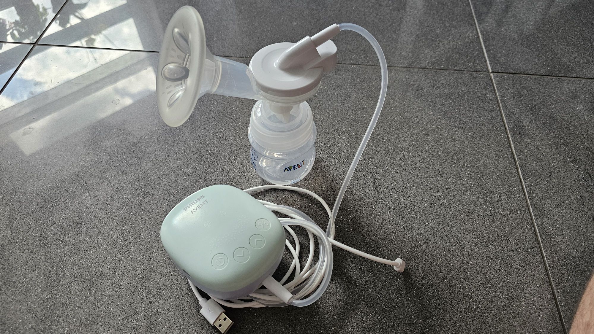 Laktator Philips Avent Essential SCF323/11