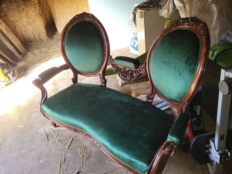 Zestaw pięknych krzeseł