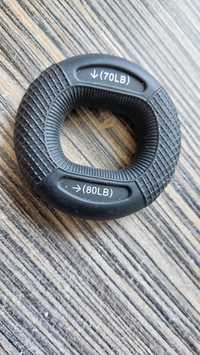 Эспандер кистевой кольцо с двумя нагрузками black