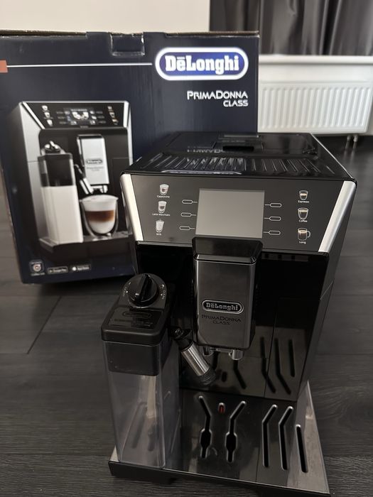 Преміум кавомашина DeLonghi PrimaDonna Class