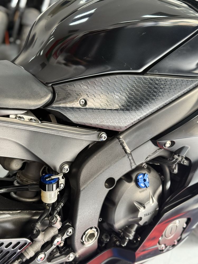 Yamaha R6 2017 como nova