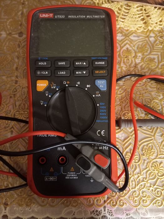 Miernik UNI-T UT532- profesjonalny miernik izolacji/multimetr True RMS
