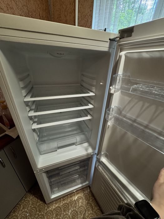 Холодильник в ідеальному стані