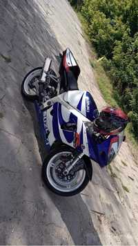 Suzuki GSXR 750 na wtrysku