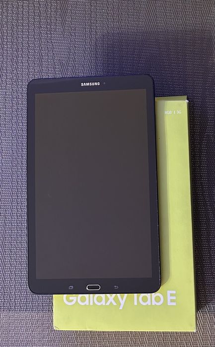 Планшет Samsung Galaxy Tab E SM-T561