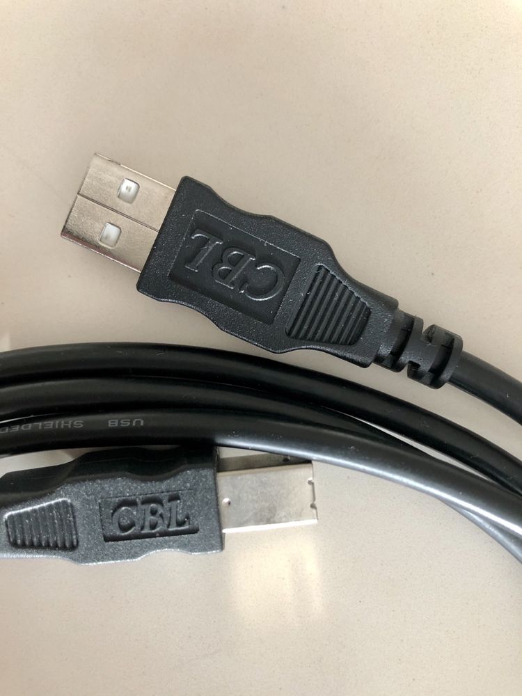 Diversos cabos USB