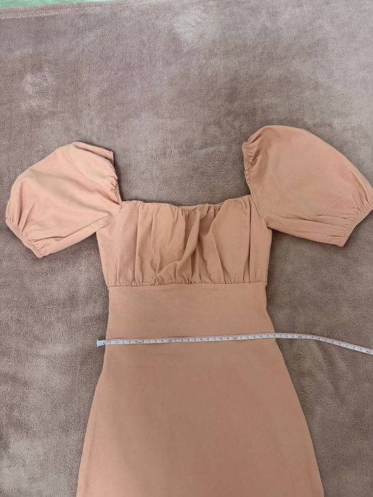 Сукня, з відкритою спинкою