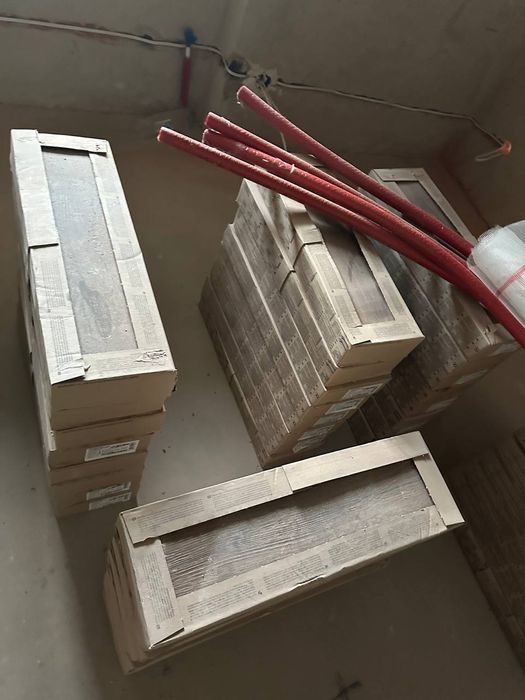 Здана новобудова!  Кухня вітальня та 2  спальні!