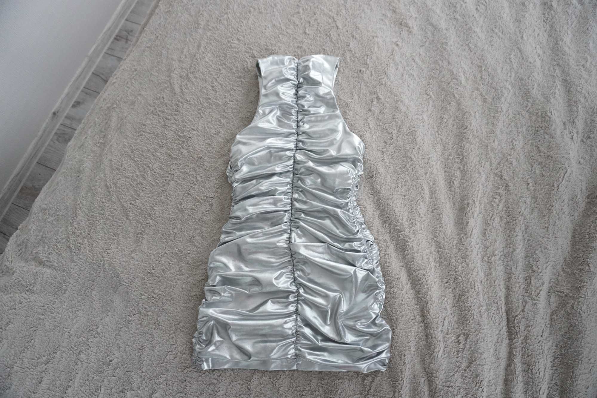 Срібна коротка сукня Keepstyle