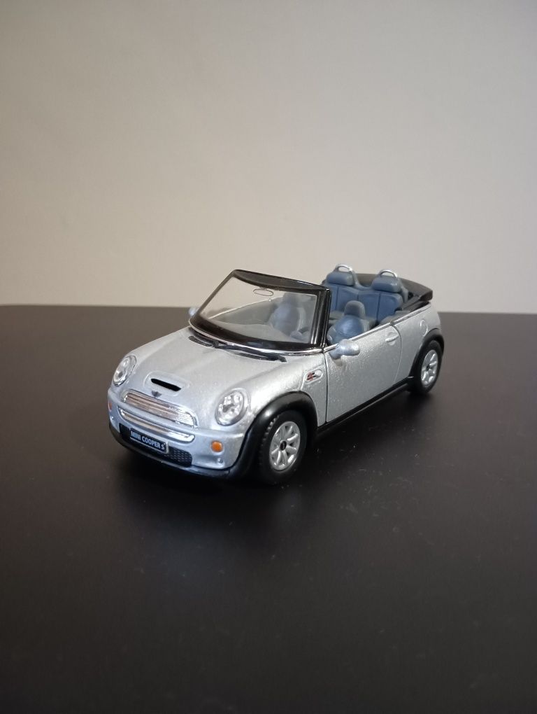 Продаю Mini Cooper s Kinsmart