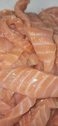 Филейные срезы лосося слабосол 230грн/500г