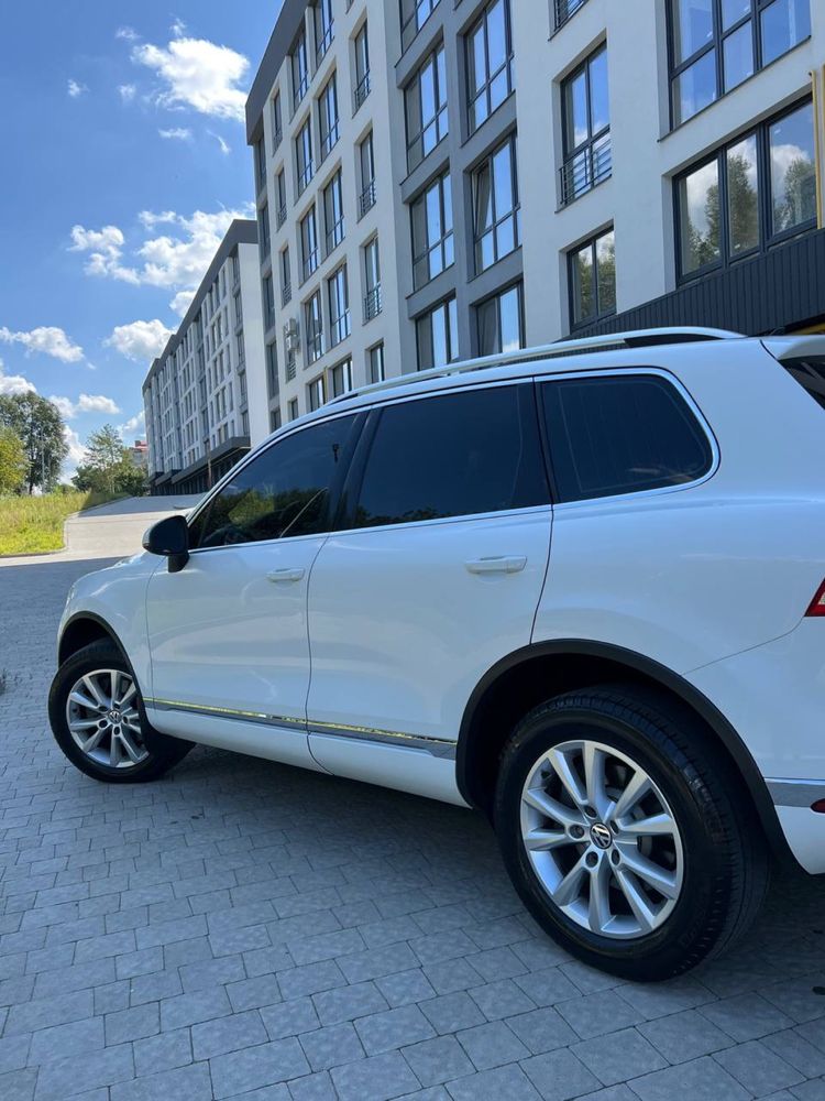 Volkswagen Touareg 2015 рік