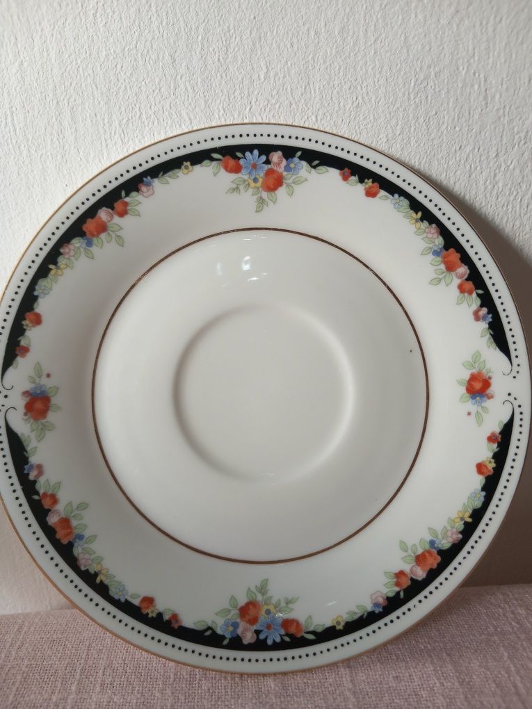 Spodek podstawka talerz talerzyk pod filiżankę porcelanowa