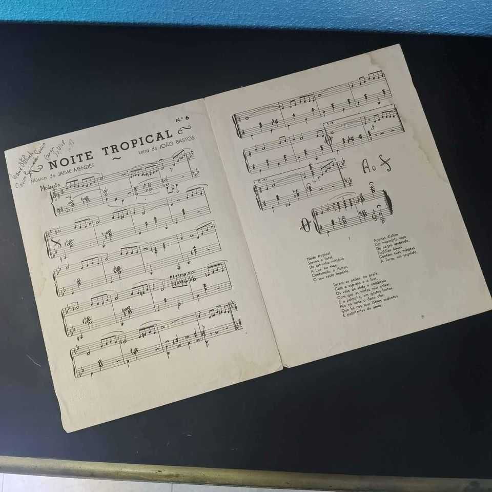 Pauta de música antiga dos anos 40 - A menina da Rádio