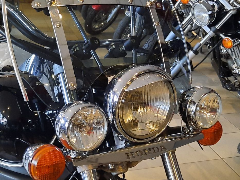 Lightbary Honda Shadow Vt 125 przełącznik, śruby.