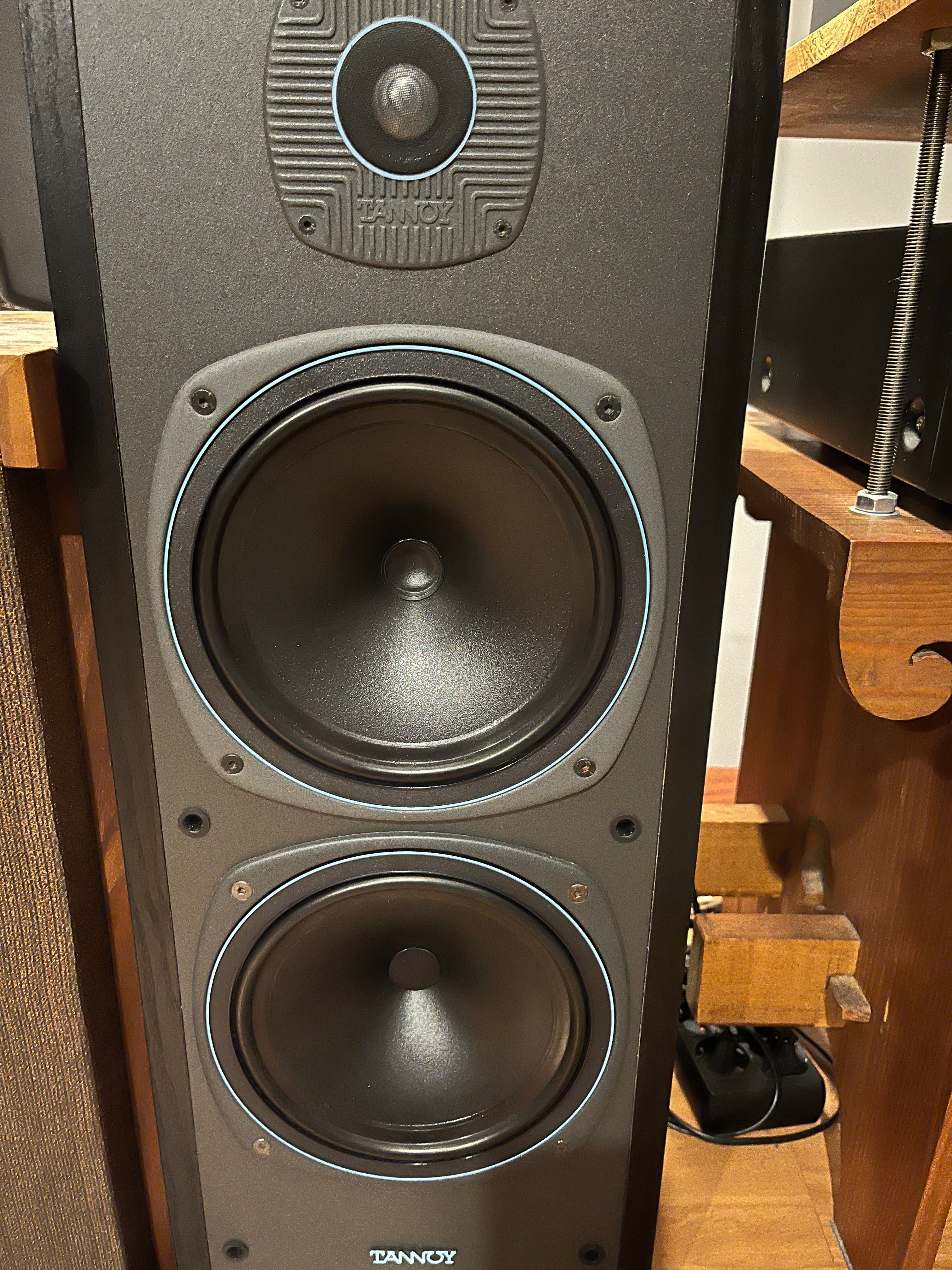 Colunas Tannoy J30