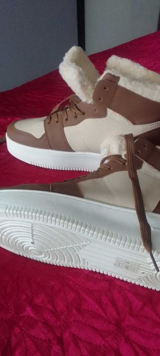 Женские зимние ботинки сникерсы на меху 41 р, по стельке 26-26,5см