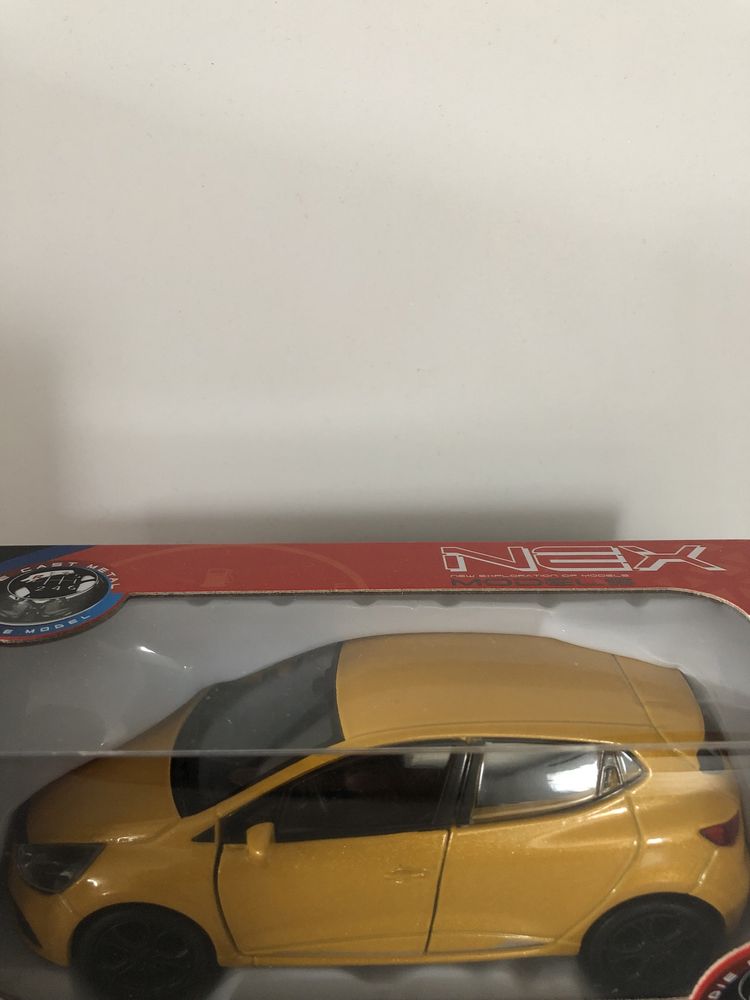 Renault Clio RS escala 1/43 novo