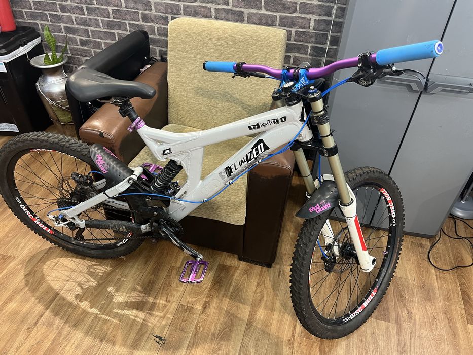 Vendo bicicleta cross toda top ou troco por algo de meu interesse.