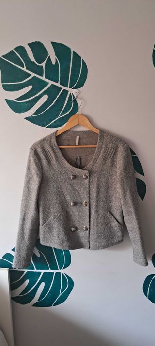 Szara narzutka marynarka CC S