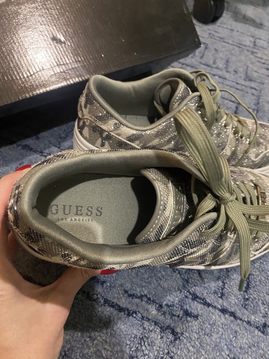 Коосівки GUESS орігінал 27,5 см устілка. Сумка у ПОДАРУНОК