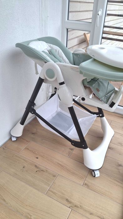 Стільчик для годування