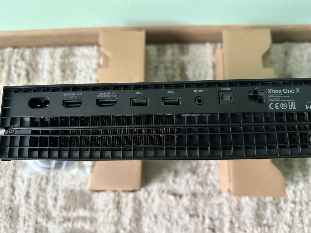 Xbox one X 1000gb гарний стан
