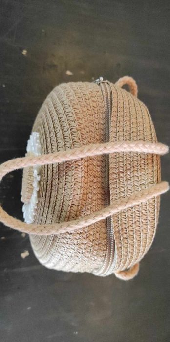 Bolsa em palhinha com fecho
