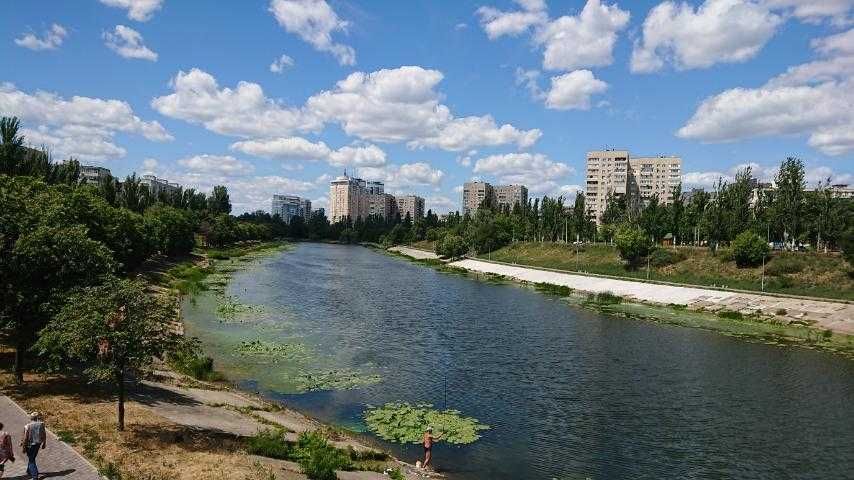 Русанівка, Ентузіастів 41,  3-кімн, чудовий вид на канал, не кутова